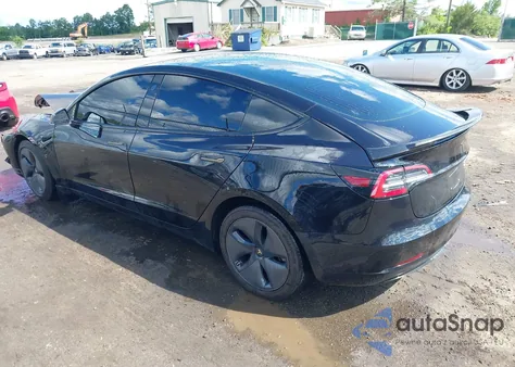 2018 Tesla Model 3 Long Range/Performance z USA, uszkodzony, nr VIN 5YJ3E1EBXJF085530